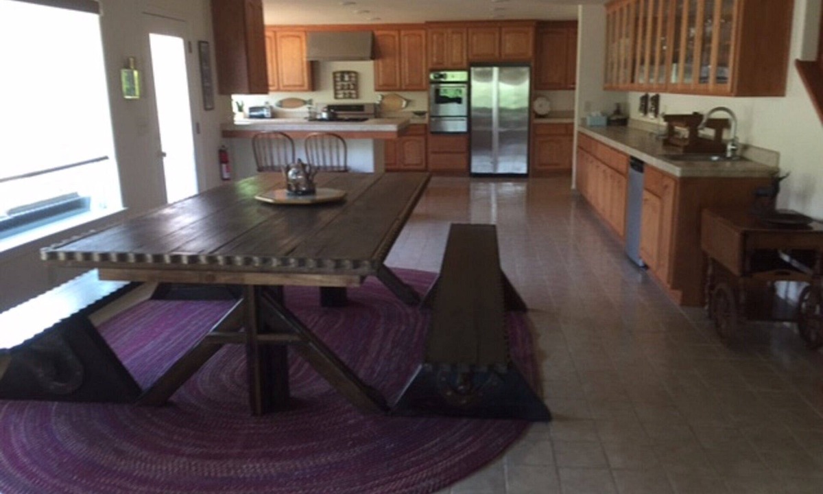 Kaweah House | Spacious House with Breathtaking Panoramic Views and Private River Access