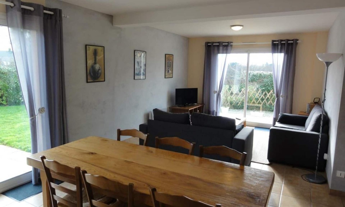 La Feuillie Cottage | Spacious House with Garden Near Mont St Michel & Cotentin, Close to Coast, Wi-Fi, Pet-Friendly