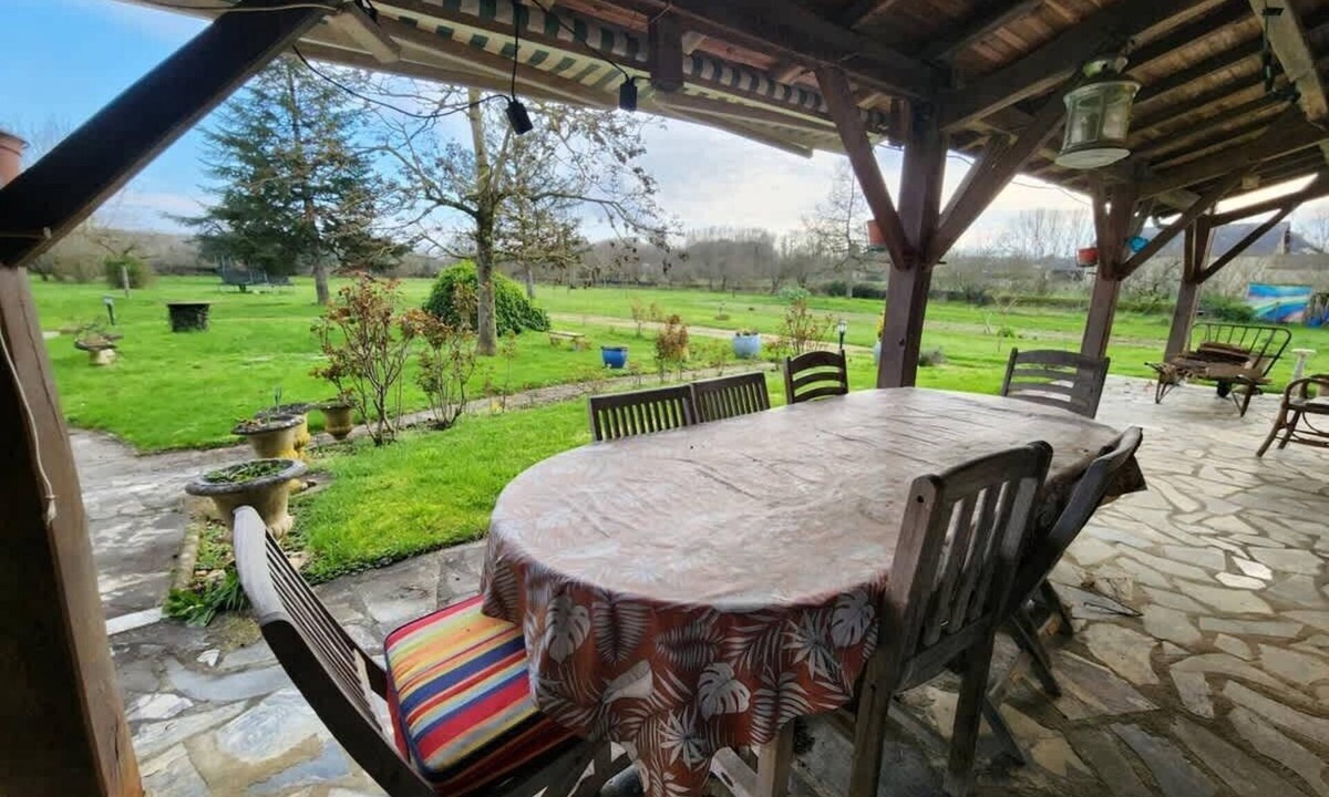 Salles-en-Toulon House | Spacious house with large garden in Valdivienne