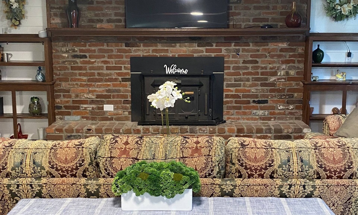 Mount Washington House | Spacious Kentucky Home in the Heart of Derby and Bourbon Country