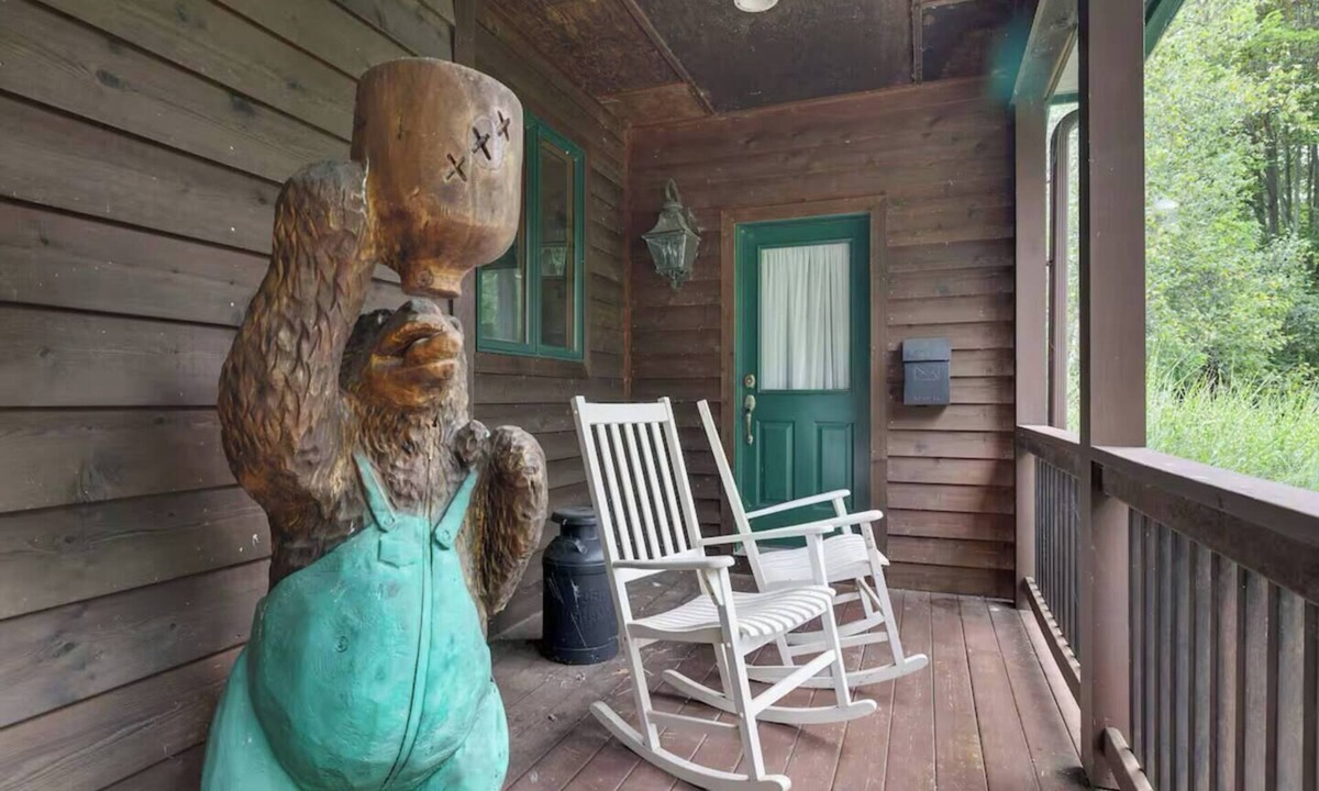 Briar Crest Woods Ski Chalet | Spacious Lake Front Retreat!