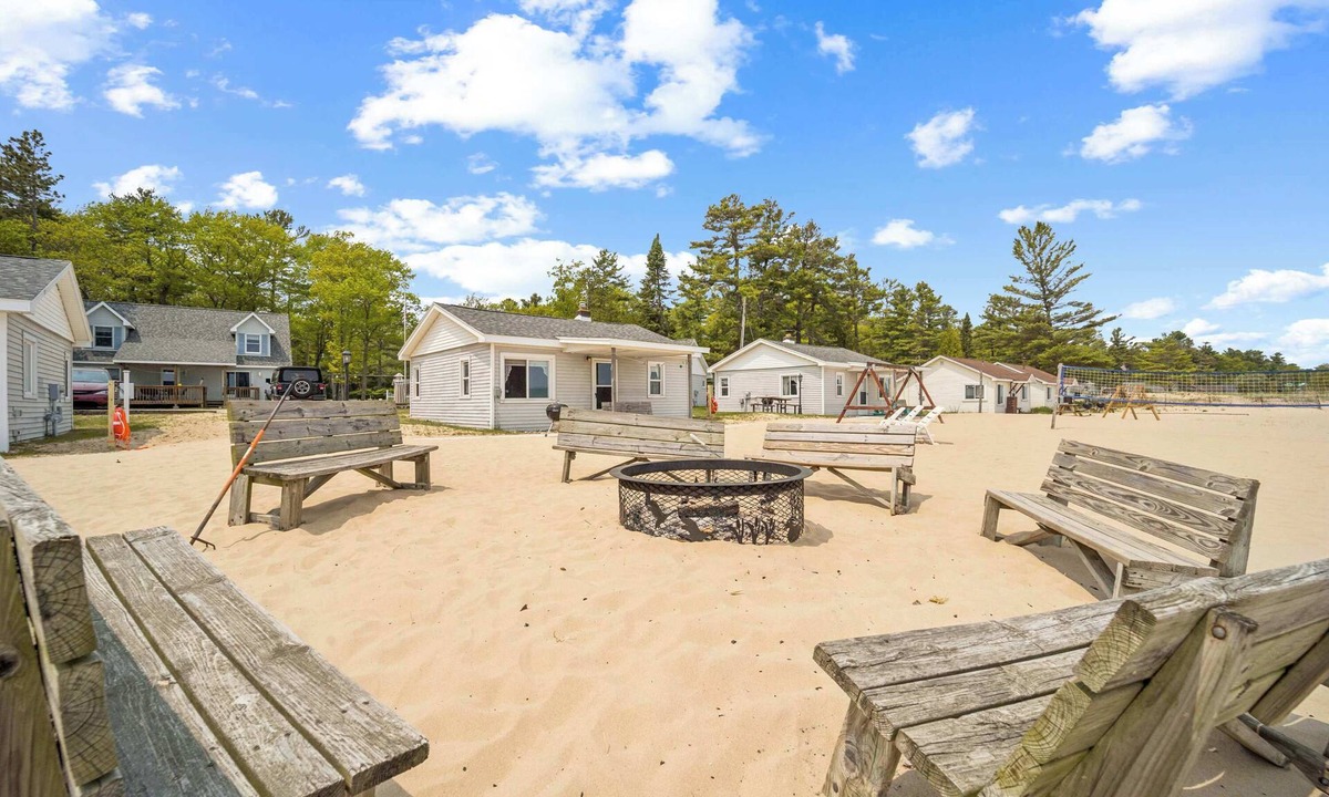 Greenbush Apartment | Spacious Lakefront Cottage w/AC