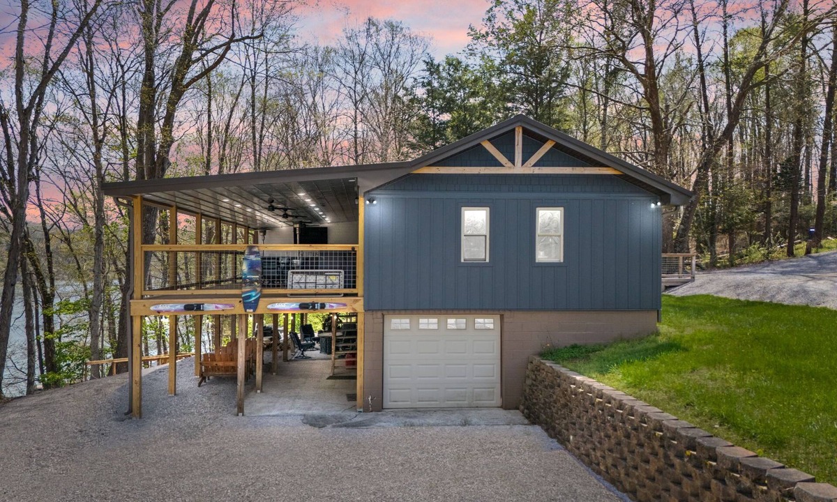 Burnside House | Spacious Lakefront Retreat with Private dock for swimming and fishing. Sleeps 14