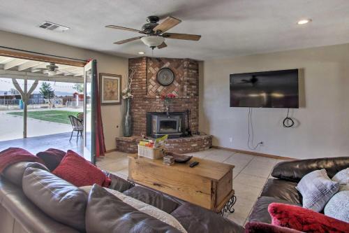 Lancaster House | Spacious Lancaster Family Ranch - BBQ & Patio