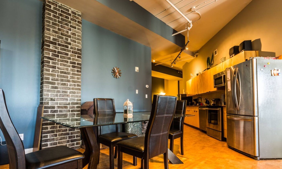 Downtown Edmonton Condo | SPACIOUS LEASED LOFT