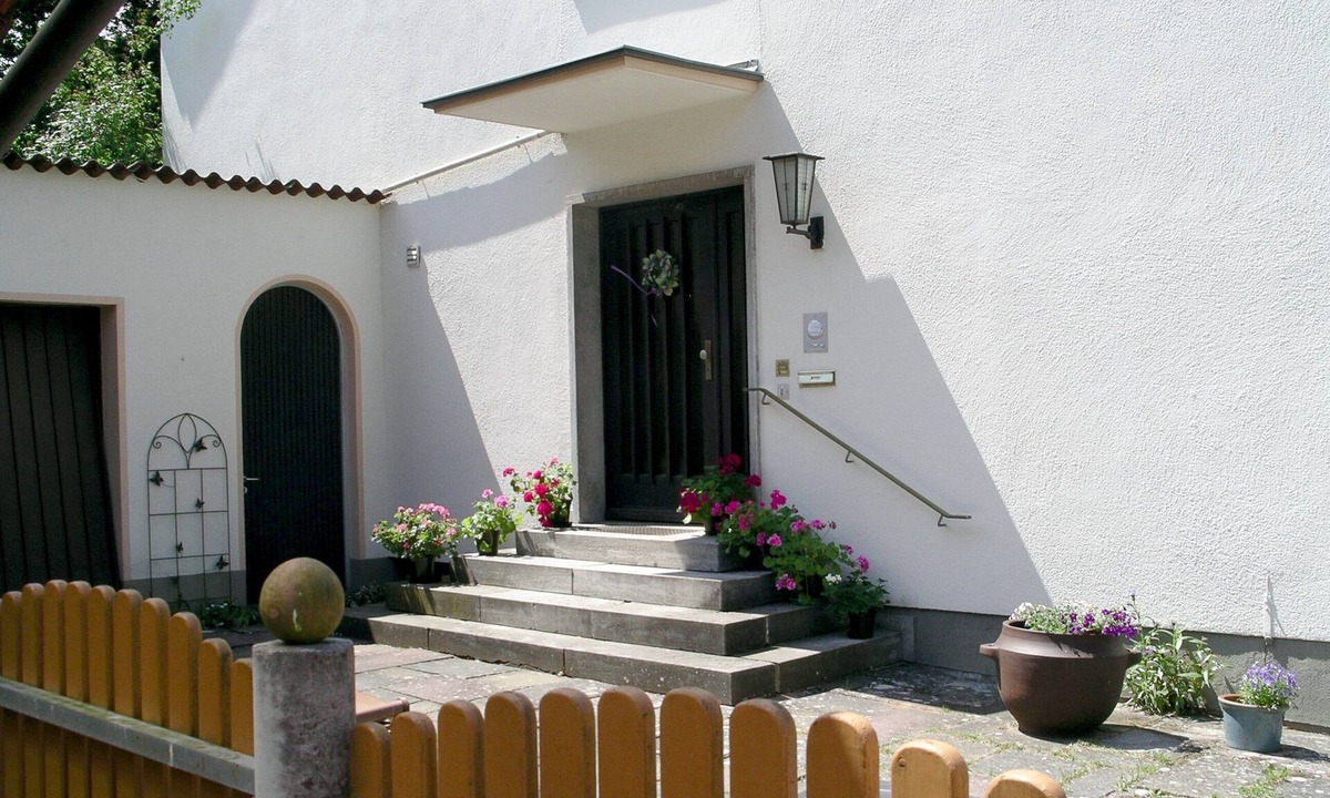 Neuendettelsau Apartment | Spacious, light-filled Apartments for 1-8 People, free WLAN, near Nuremberg