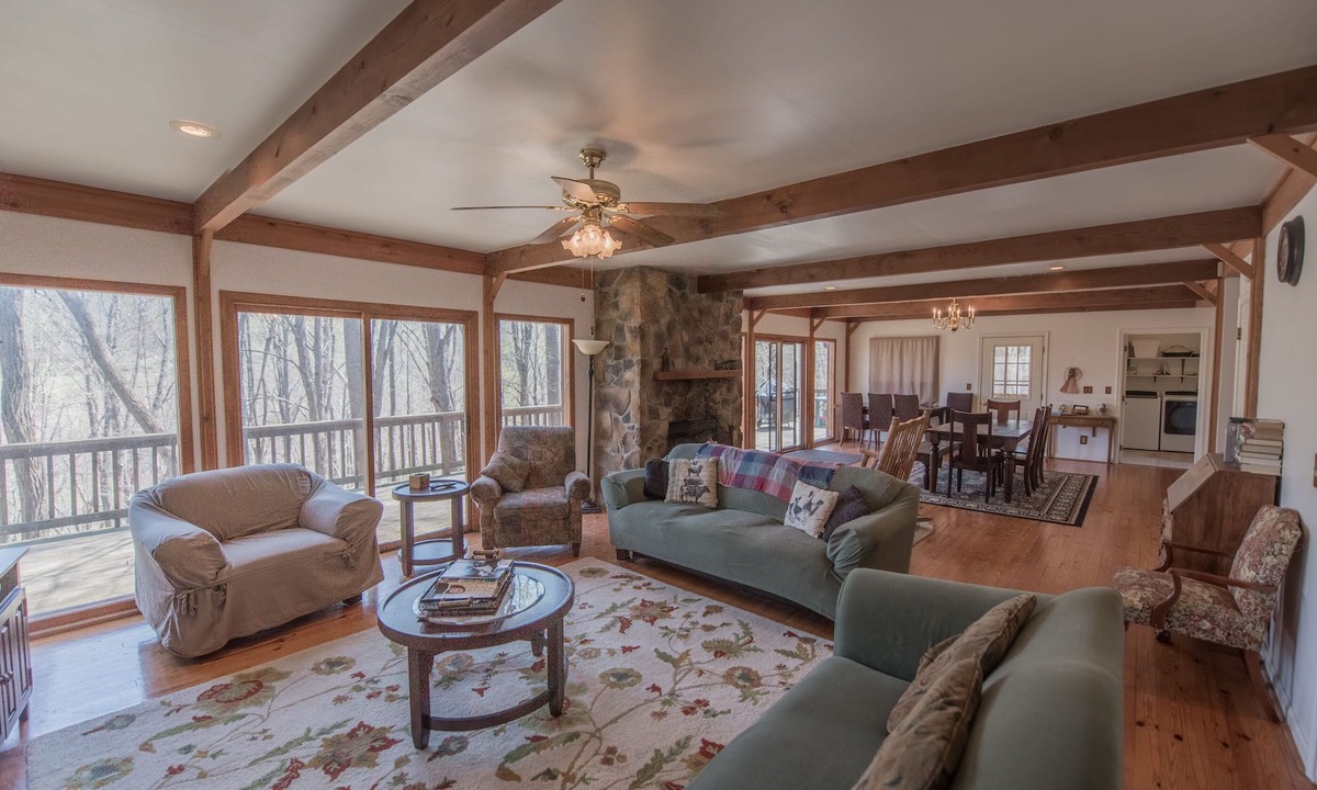 Berkeley Springs House | Spacious Lodge Perfect for Year Round Escape Offering Outdoor Fun & Restaurants