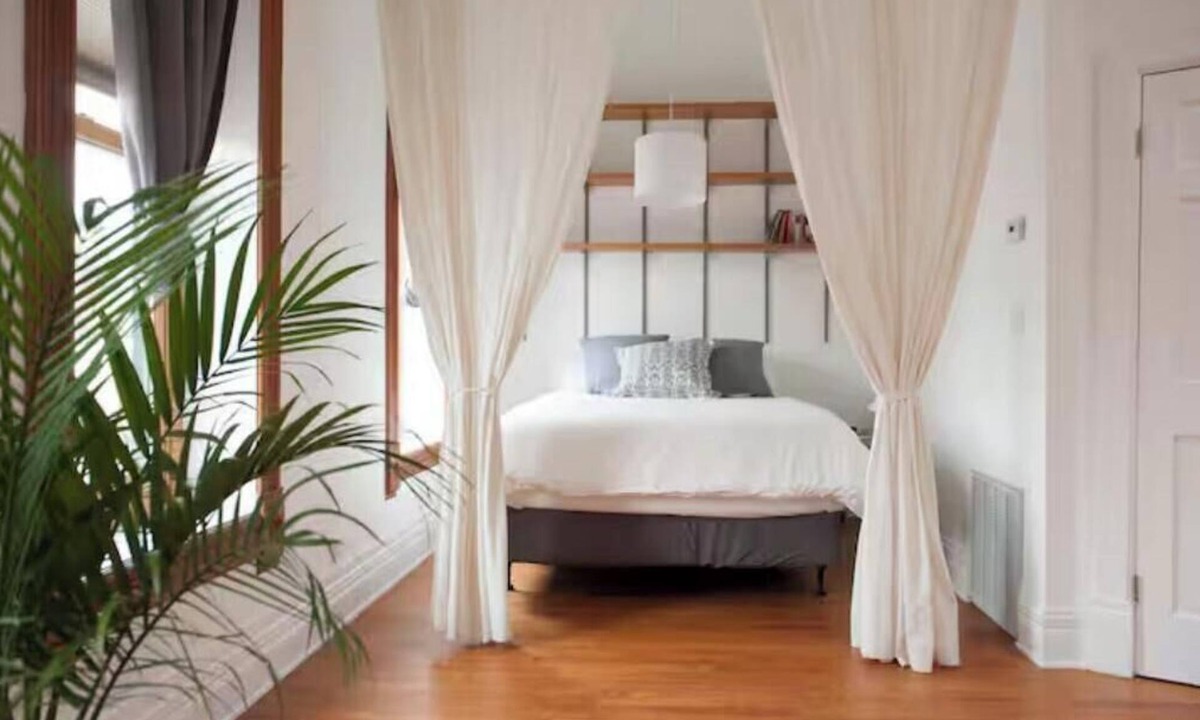 Noble Square Apartment | Spacious loft in the heart of West Town, Noble Square Chicago