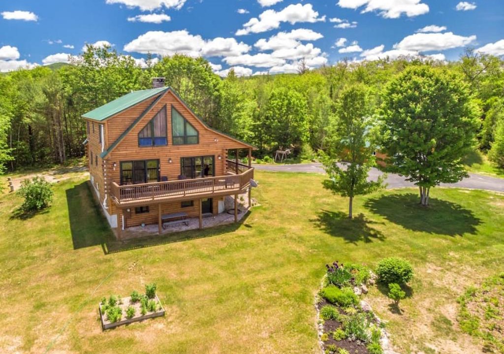 Brownfield House | Spacious Log Home Overlooking 40 White Mnt Peaks: Host Weddings