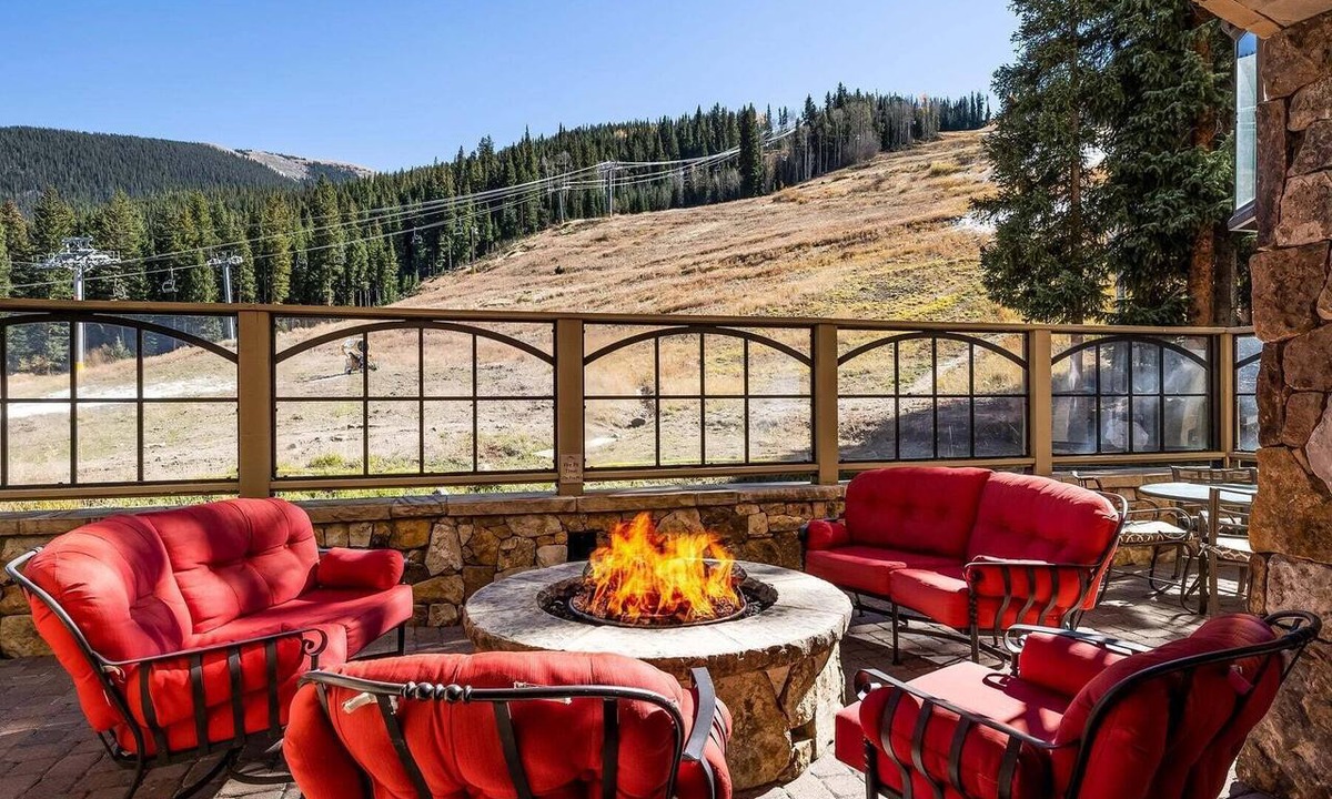 River Run Condo | Spacious Lone Eagle ski-in, ski-out 3BR condo w/ pool, hot tubs & mtn views!