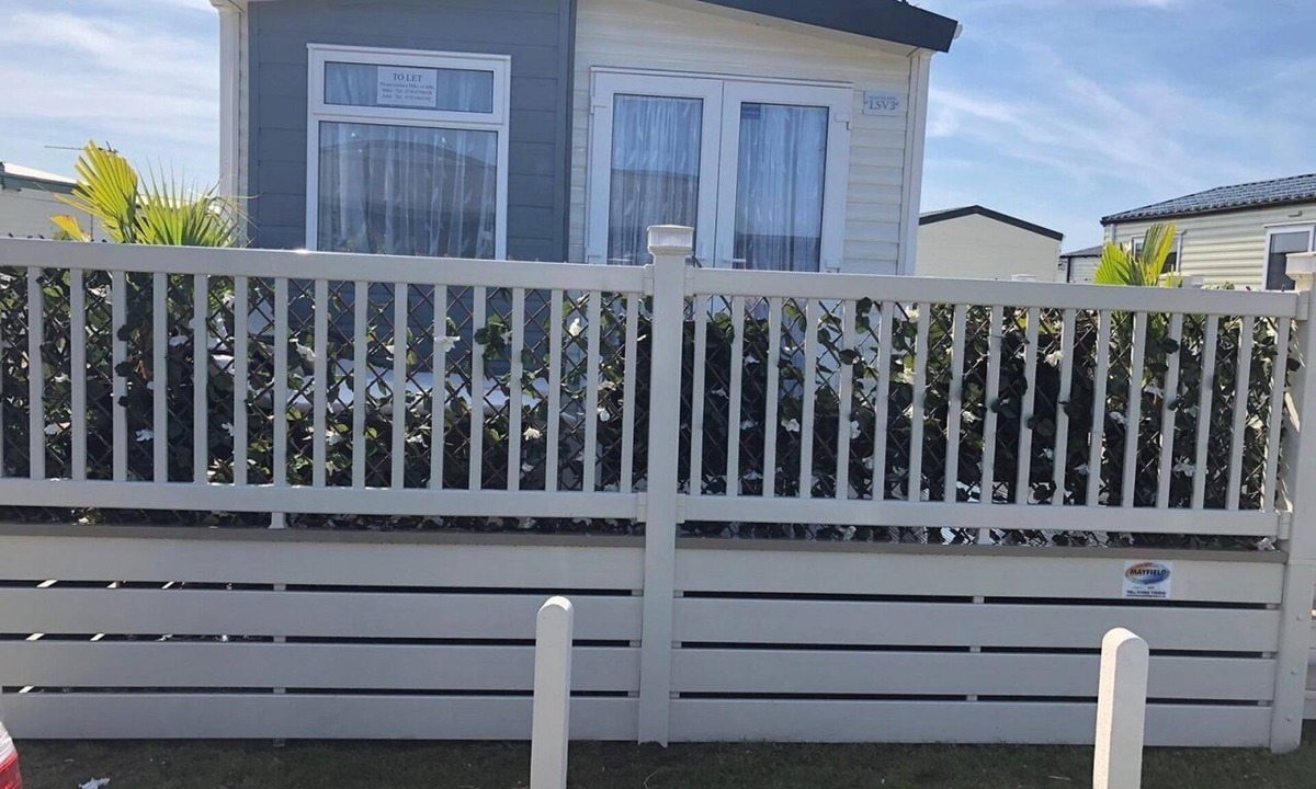 Lydd House | Spacious Lovely Holiday Home, New 2019 Caravan