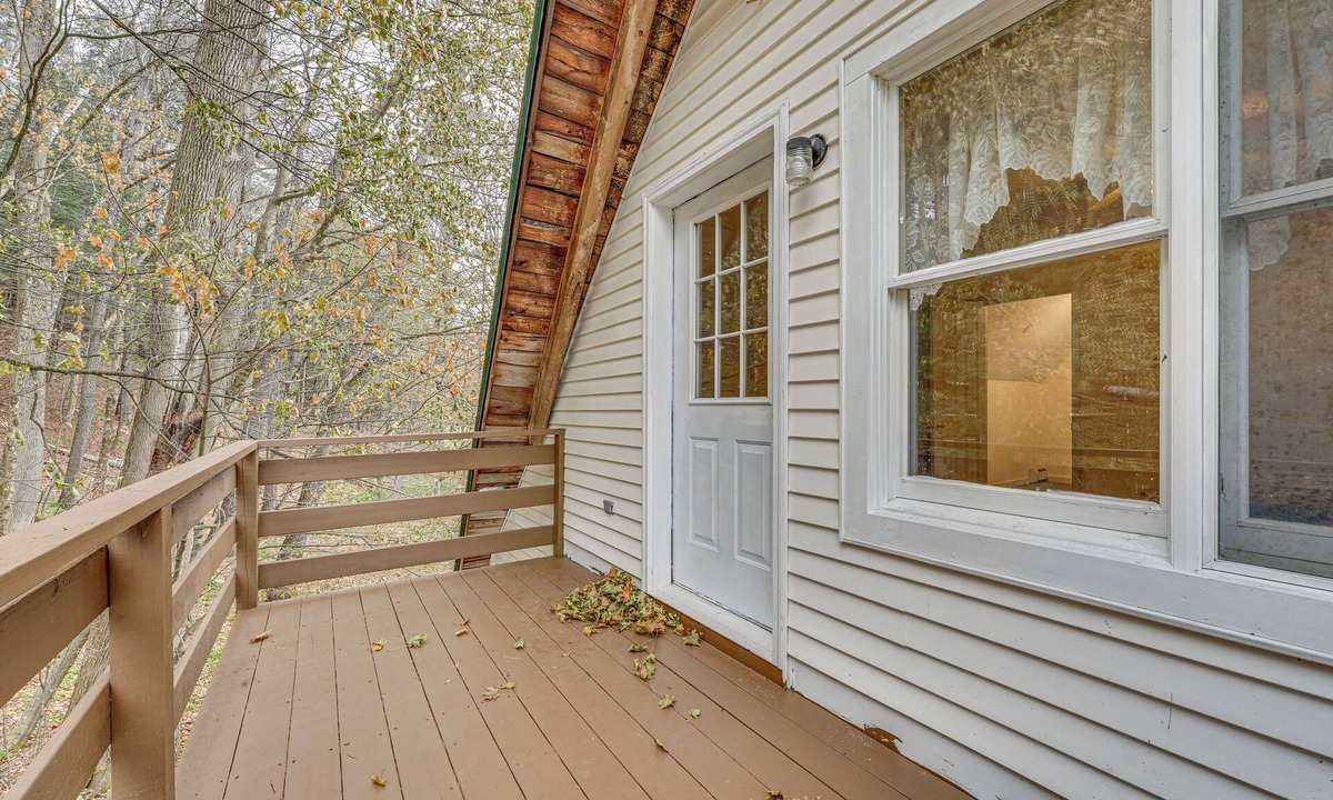Ludlow Cottage | Spacious Ludlow Hideaway < 1 Mi to Okemo Mountain!