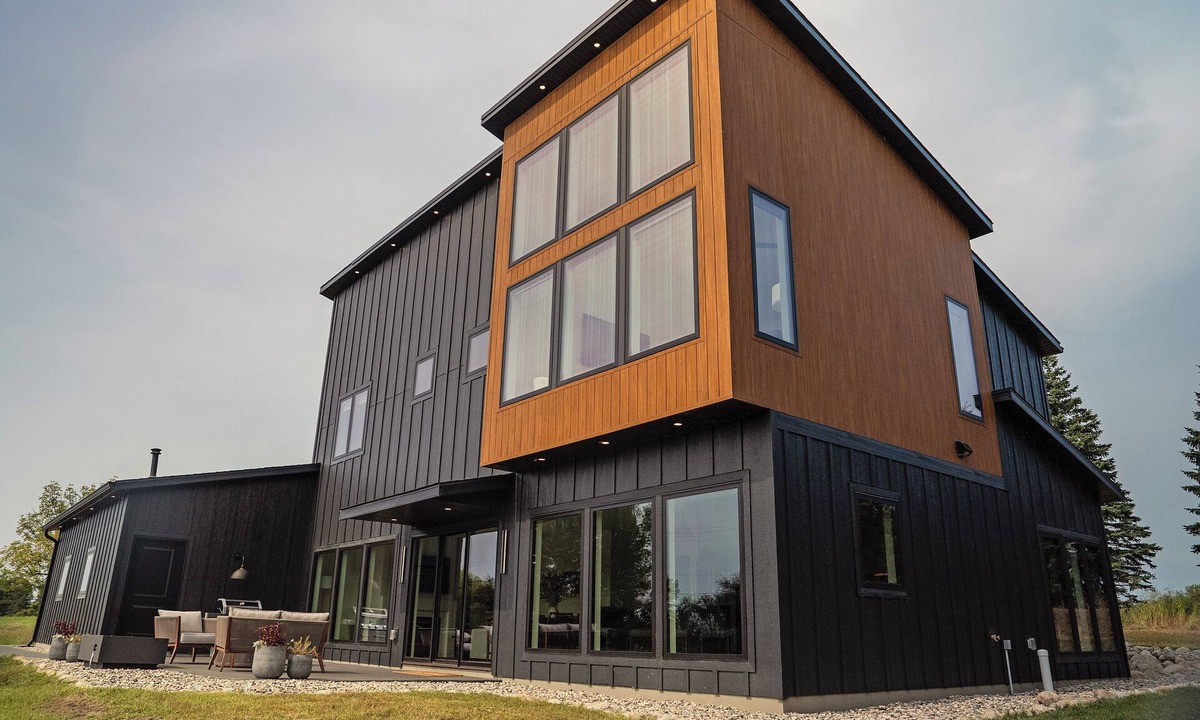 Starbuck House | Spacious & luxurious 5-bedroom house with amazing views of Lake MInnewaska!