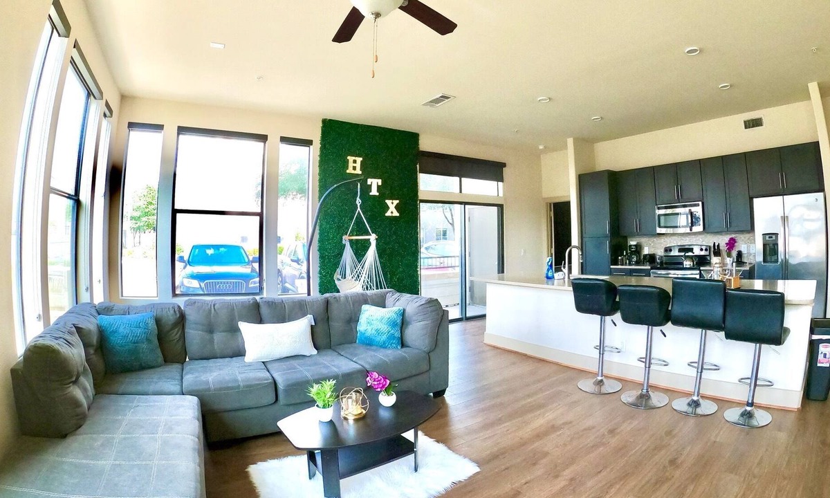 Riverside Terrace Apartment | Spacious Luxury for 6: WiFi, 3 TVs, Pool & Gym