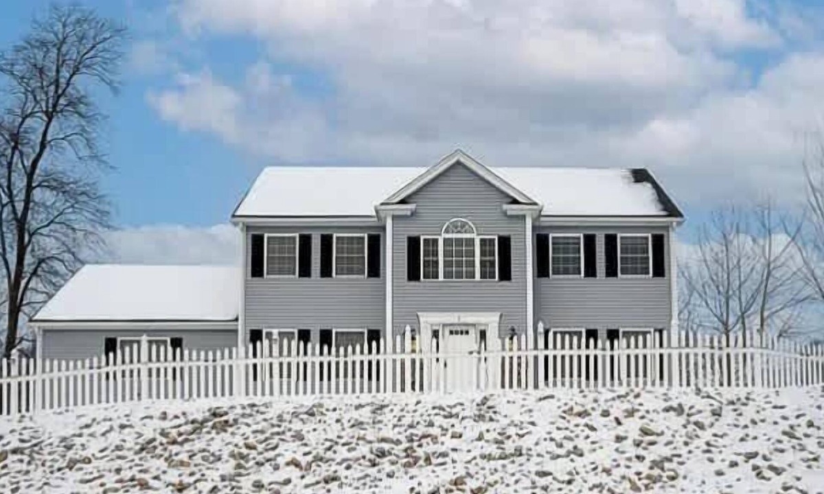 Millbury House | Spacious Luxury Home in Quiet Neighborhood