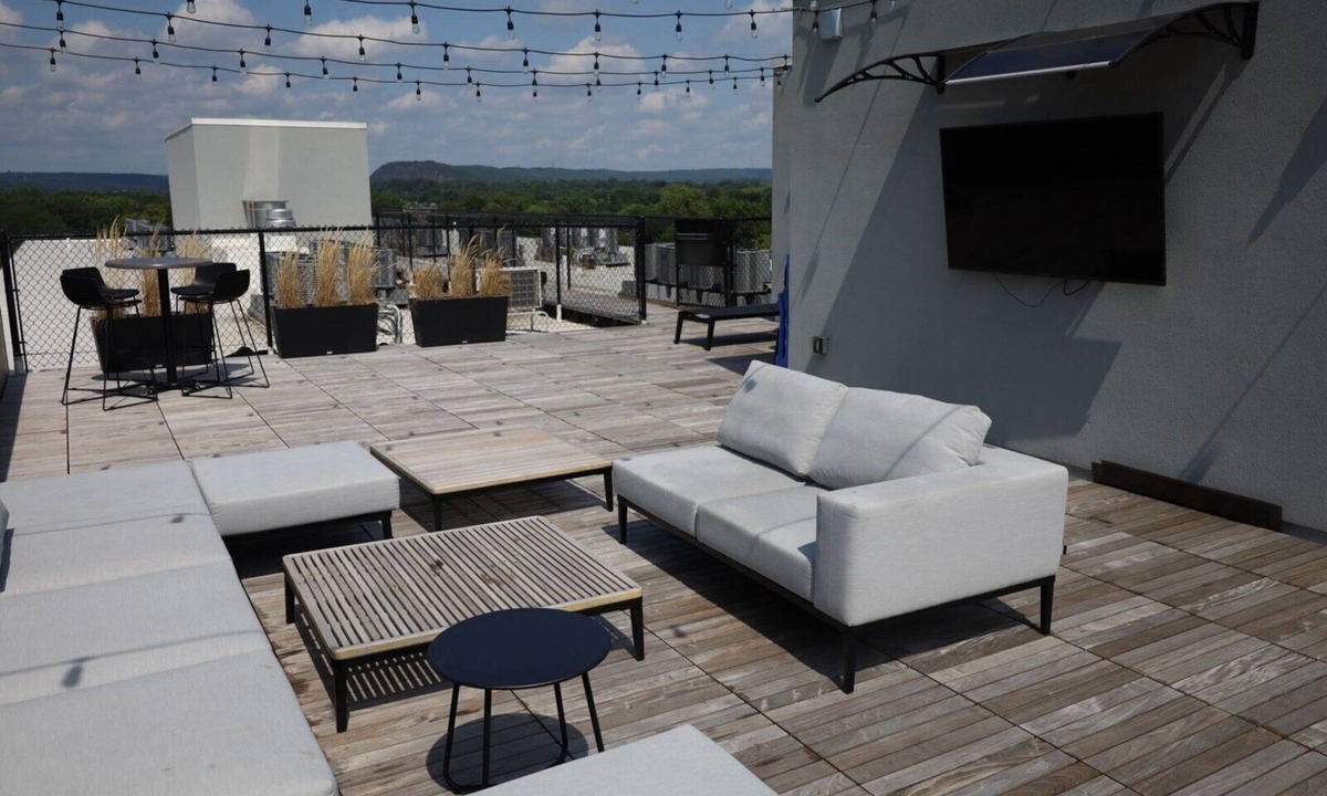 Dwight Apartment | Spacious Luxury Oasis-Roof Top-Wine-Parking-Yale