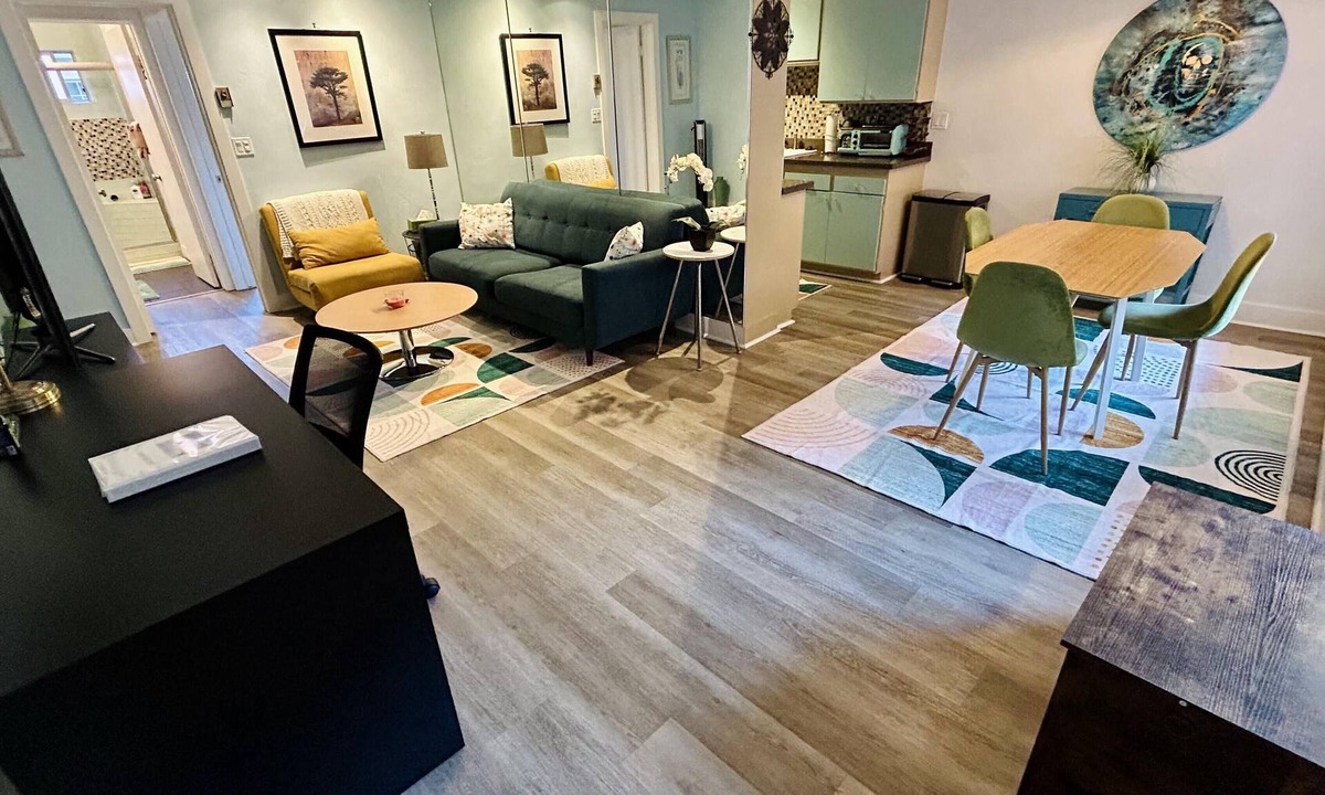 University Heights Apartment | Spacious mid-century apartment central to the best neighborhoods in San Diego!