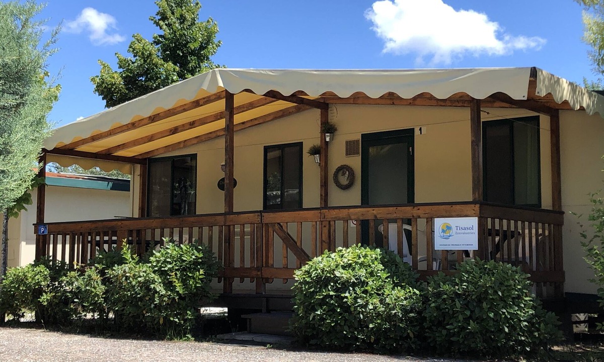 Viareggio House | Spacious mobile home, with veranda, on the family camping Paradiso