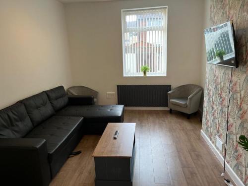 Anfield House | Spacious, Modern 4BR House, LFC, Free Parking