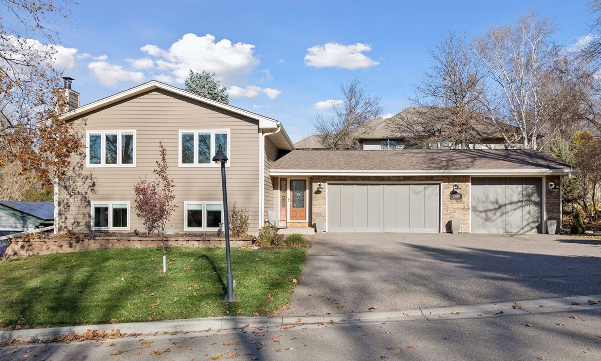 Plymouth House | Spacious, Modern 5-bedroom House with Hot Tub near Medicine Lake