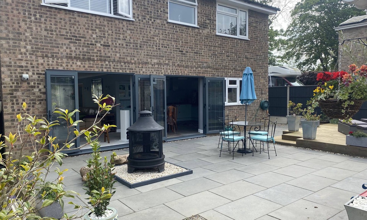 Eaton Socon House | Spacious, modern family home. Open and airy in summer, cosy log fire in winter.