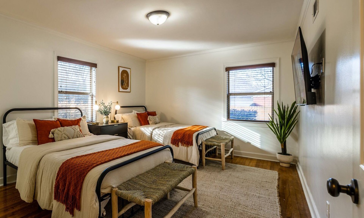 East Memphis House | Spacious, modern home in the heart of East Memphis!