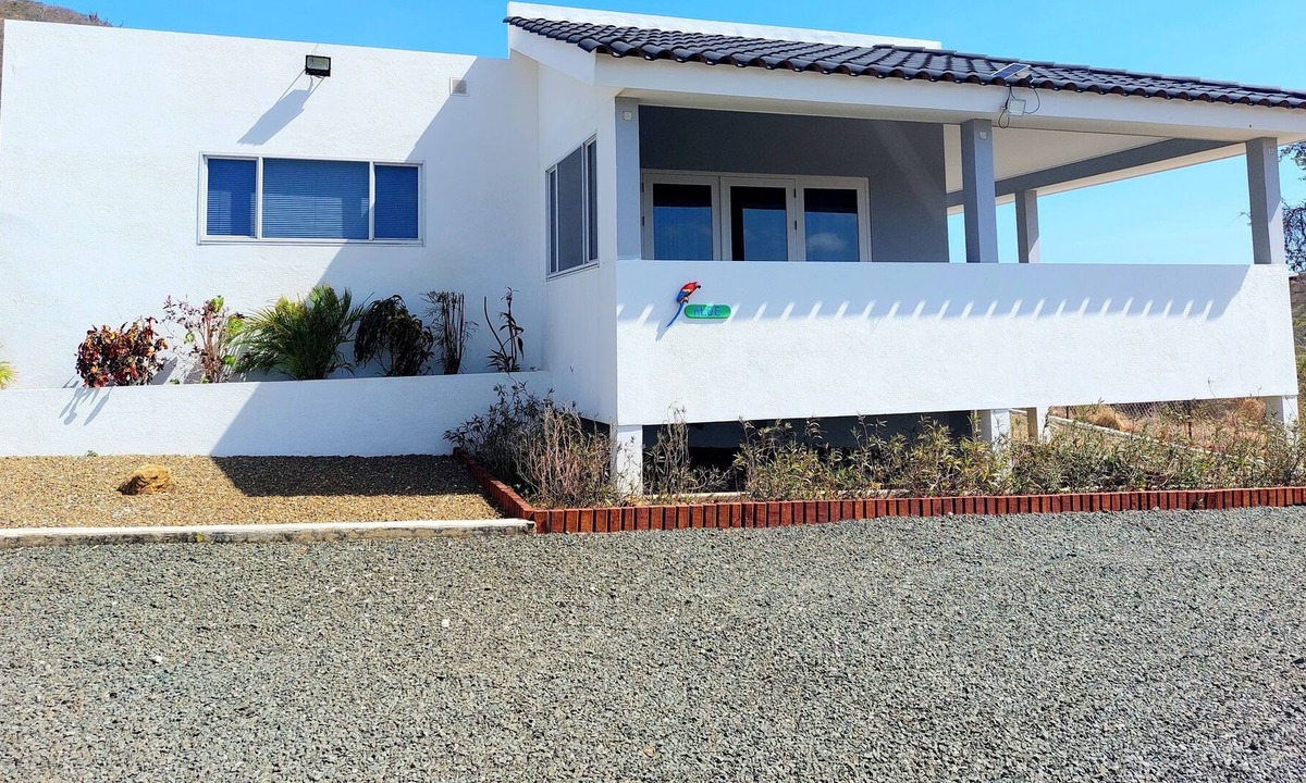 Lagun House | Spacious modern house with sea view near various beaches