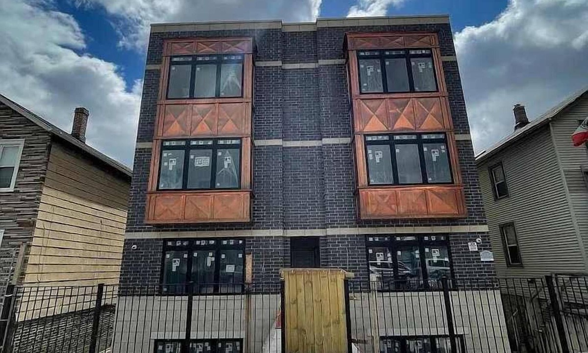 Lower West Side Apartment | Spacious Modern Pilsen Retreat | Sleeps 8 | Near Downtown Chicago