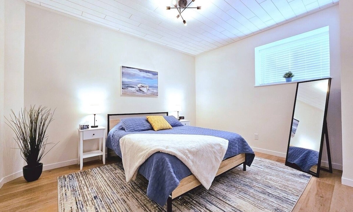 Okanagan-Similkameen Apartment | Spacious modern suite above Dale Meadows
