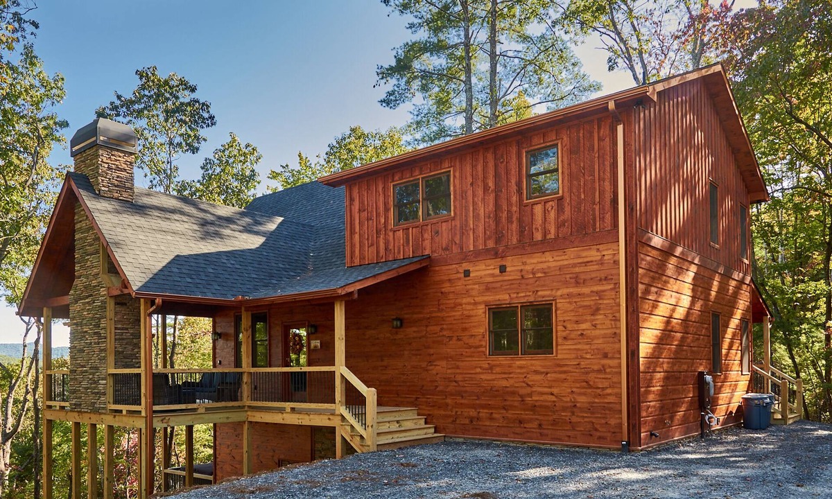 Cherry Log Cabin | Spacious mountain cabin w/mountain views, hot tub & game room!