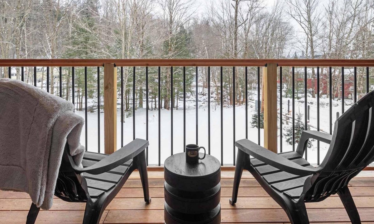 Stowe Area Condo | Spacious Mountain Getaway off of Mountain Rd