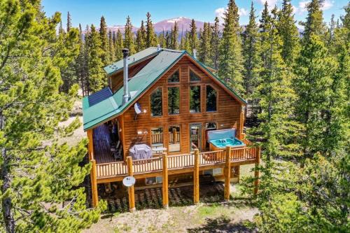 Valley of the Sun House | Spacious Mountain Home with Hot Tub, Fast WiFi, 26 miles to Breckenridge - Pine Top Perch
