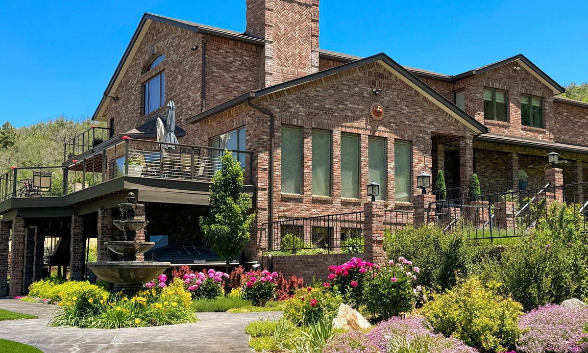 Durango House | Spacious mountain retreat w/incredible views, hot tub, gym & great location
