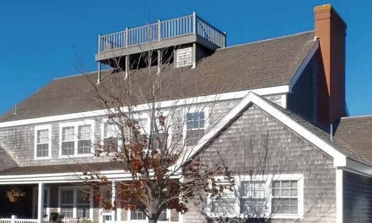 Brant Point House | Spacious Nantucket upside down vacation home in Brant Point
