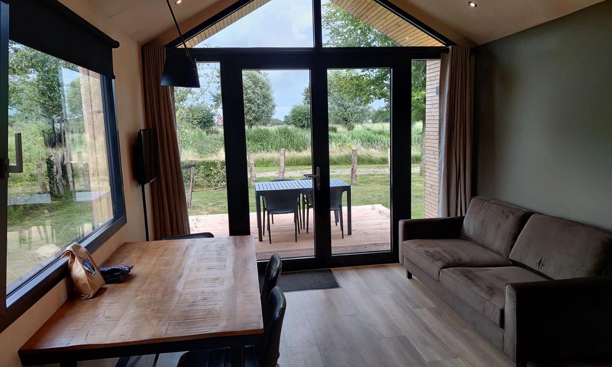 Bant House | Spacious Nature Retreat