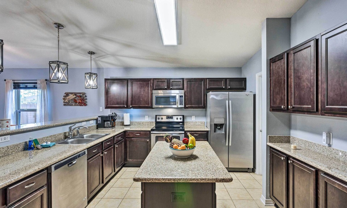 Navarre House | Spacious Navarre Retreat w/Fenced-In Yard!