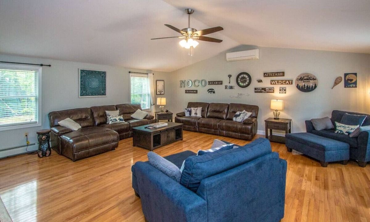 North Conway House | Spacious North Conway Home - AC/Hot tub and Games!