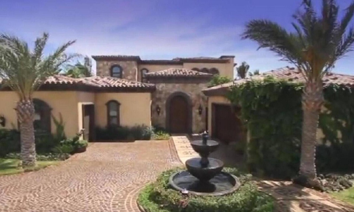 Paraiso Escondido Villa | Spacious Novaispania Retreat on the Cortese Sea