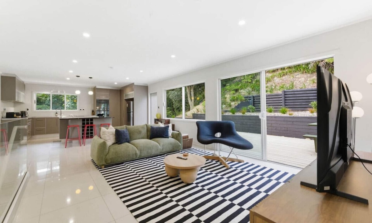 Birkenhead House | Spacious 4BR Birkenhead Retreat | 3 Living Areas