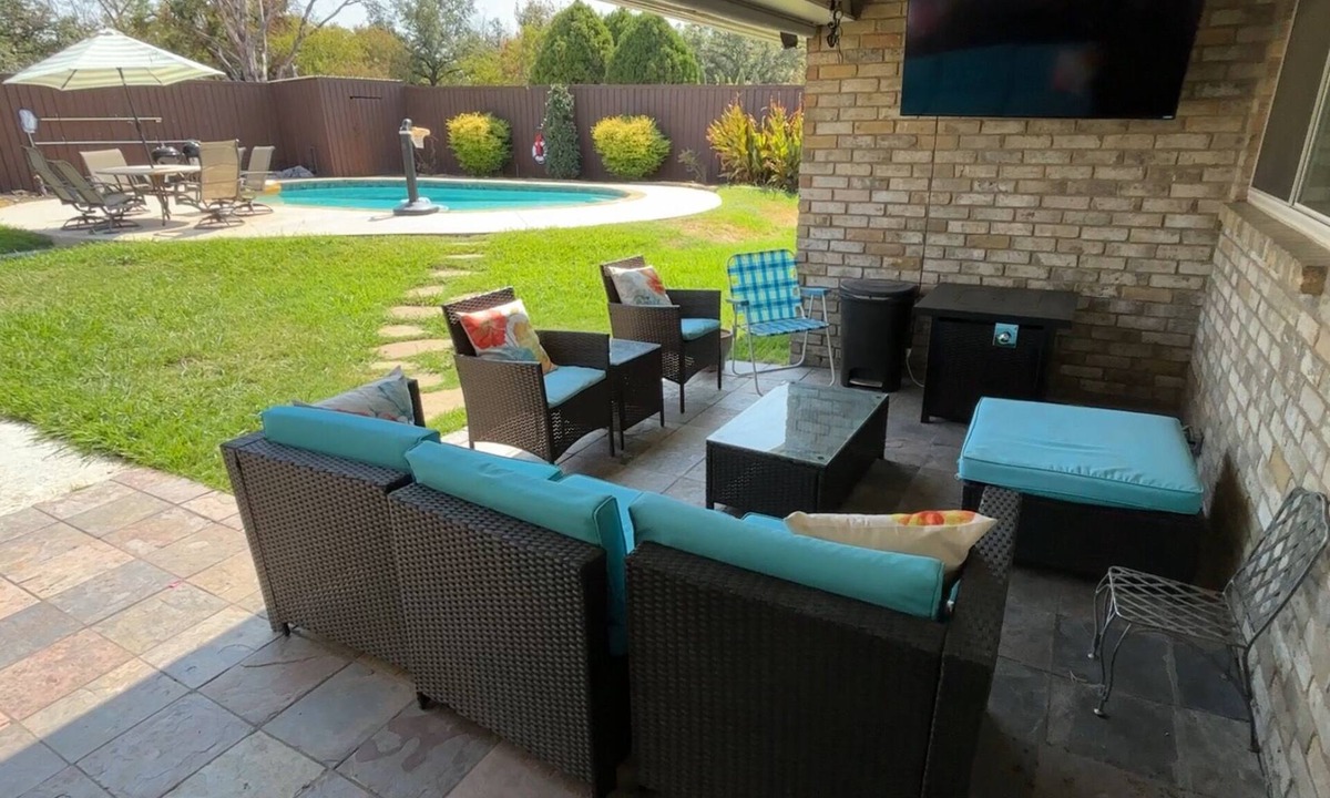 Carrollton House | Spacious Oasis Retreat for Family & Work – Filled with Comfort - Fast Wi-Fi