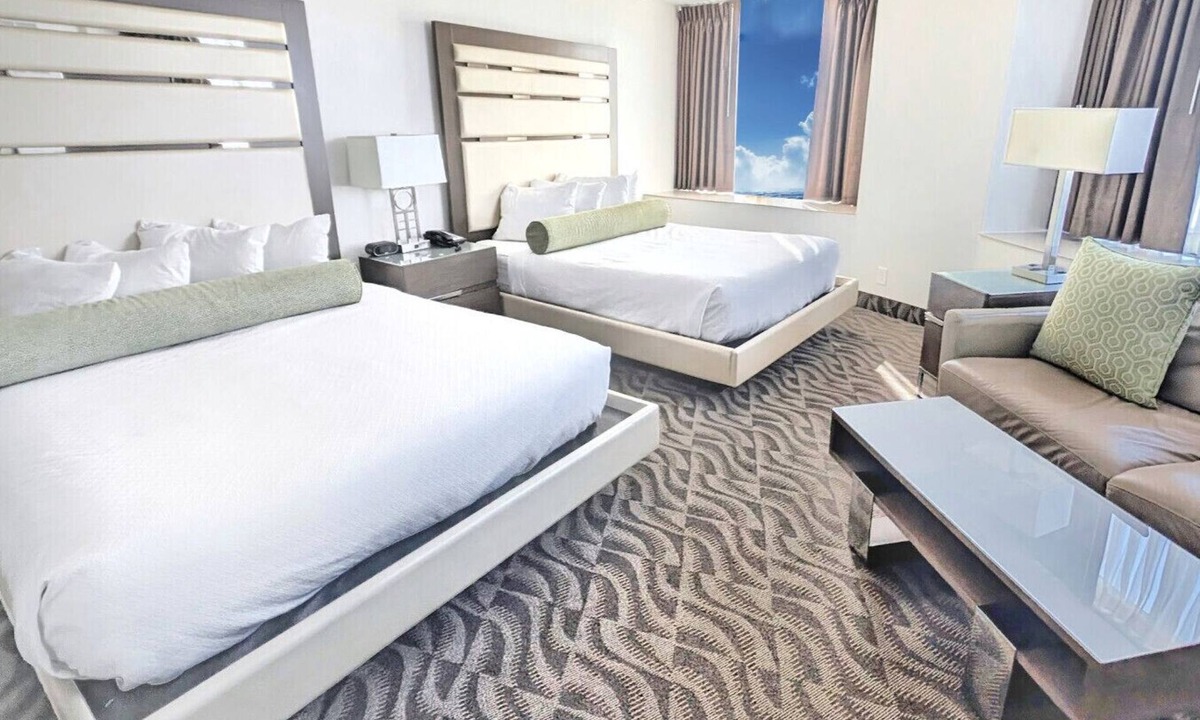 Atlantic City Apartment | Spacious Ocean Front Queen Condo