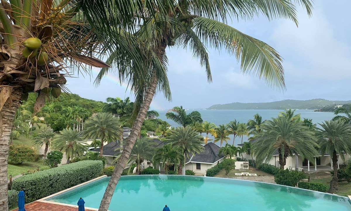 Freetown Villa | Spacious ocean view king bed villa 2 minutes from the restaurant pool and beach