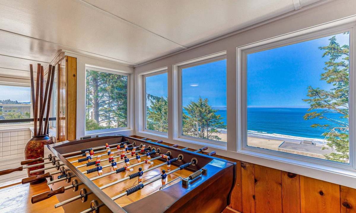Oceanside House | Spacious ocean view home with wood fireplace grill and deck dog friendly
