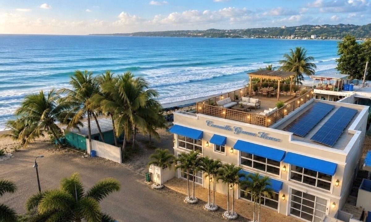 Espinar House | Spacious Oceanfront Home on the Beach 10 mins away from Rincón & Aguadilla | Swimming Pool