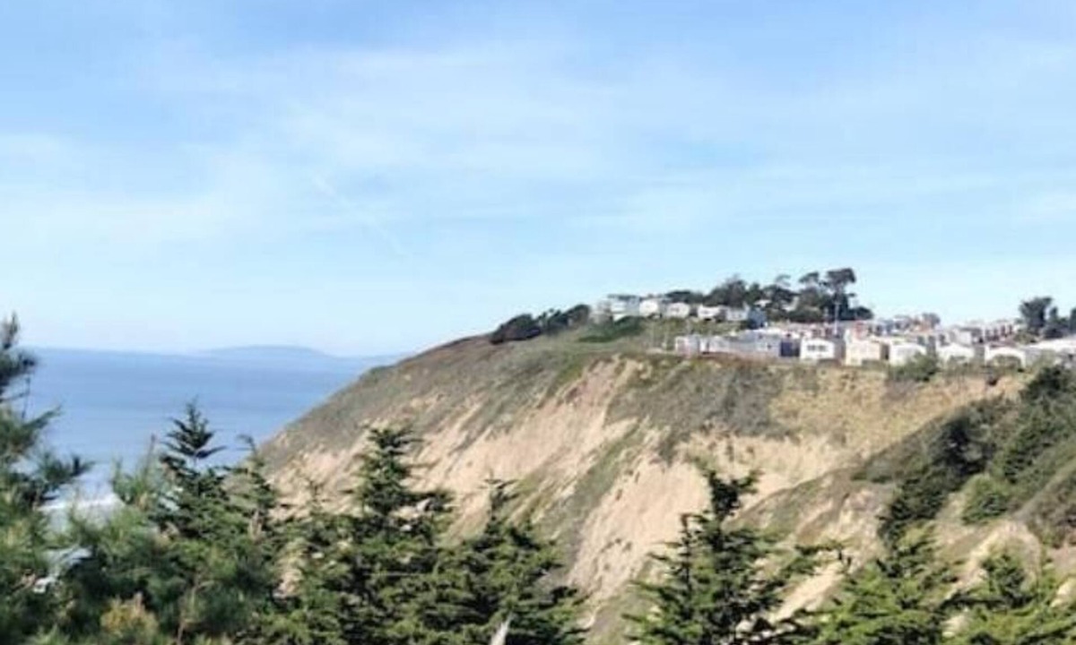 Westlake House | Spacious Oceanview near San Francisco. Minutes from the beach.