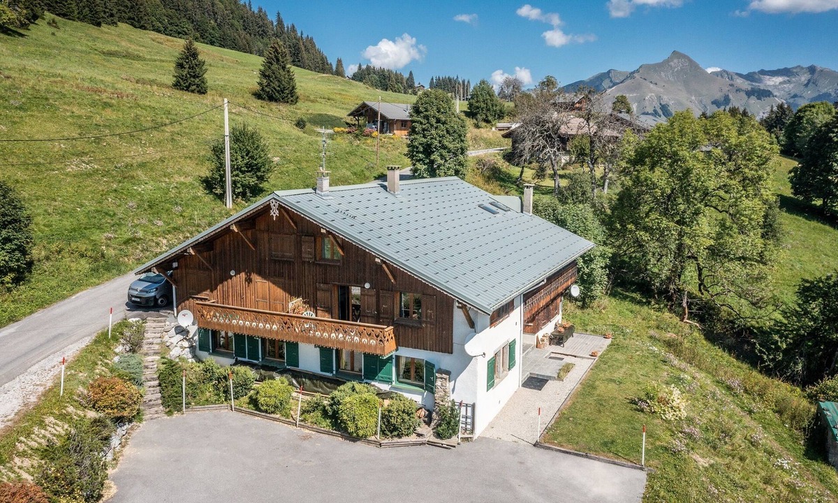 Les Gets House | Spacious Old Farm with great views over Les Gets