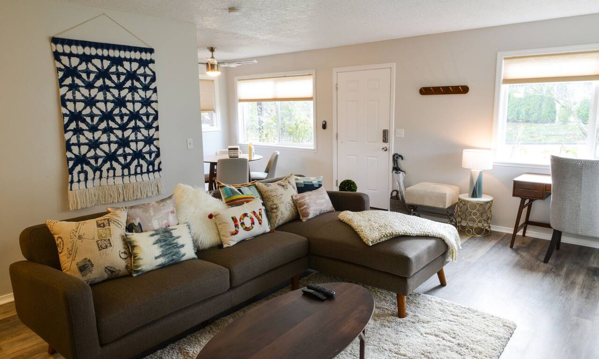 Cedar Hills Apartment | Spacious one level home in fantastic location!