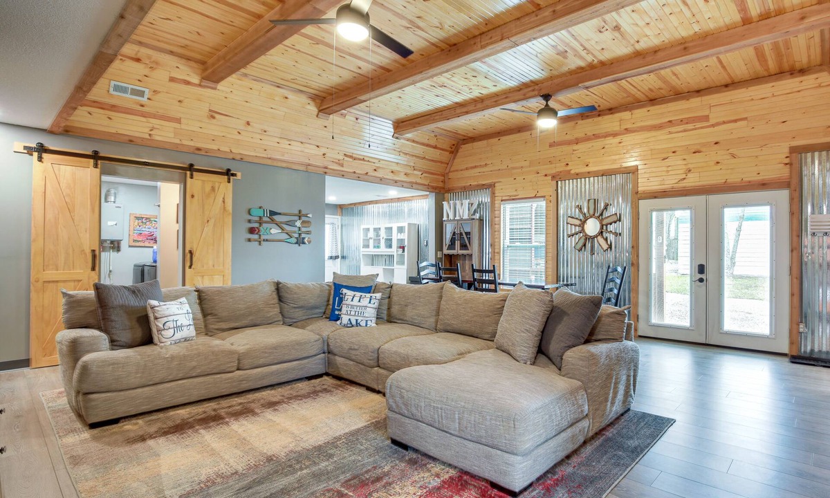 Grantville House | Spacious Ozawkie Home - Near Lake Perry!