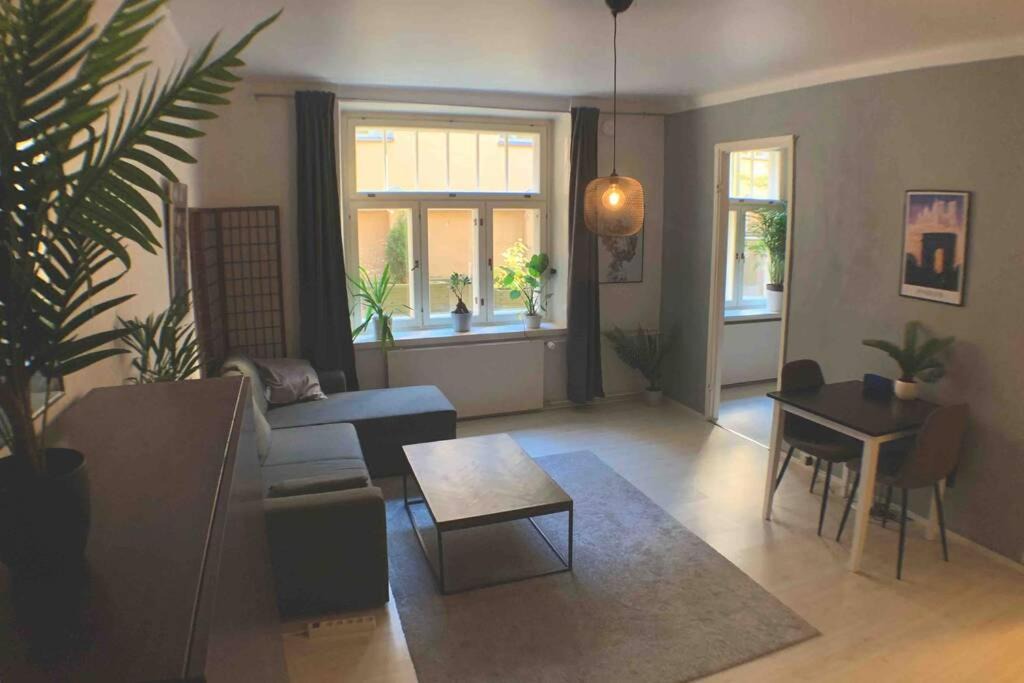 Helsinki City Centre Apartment | Spacious & peaceful studio in Katajanokka district