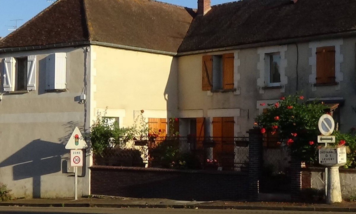 Escamps House | Spacious, peaceful village house.